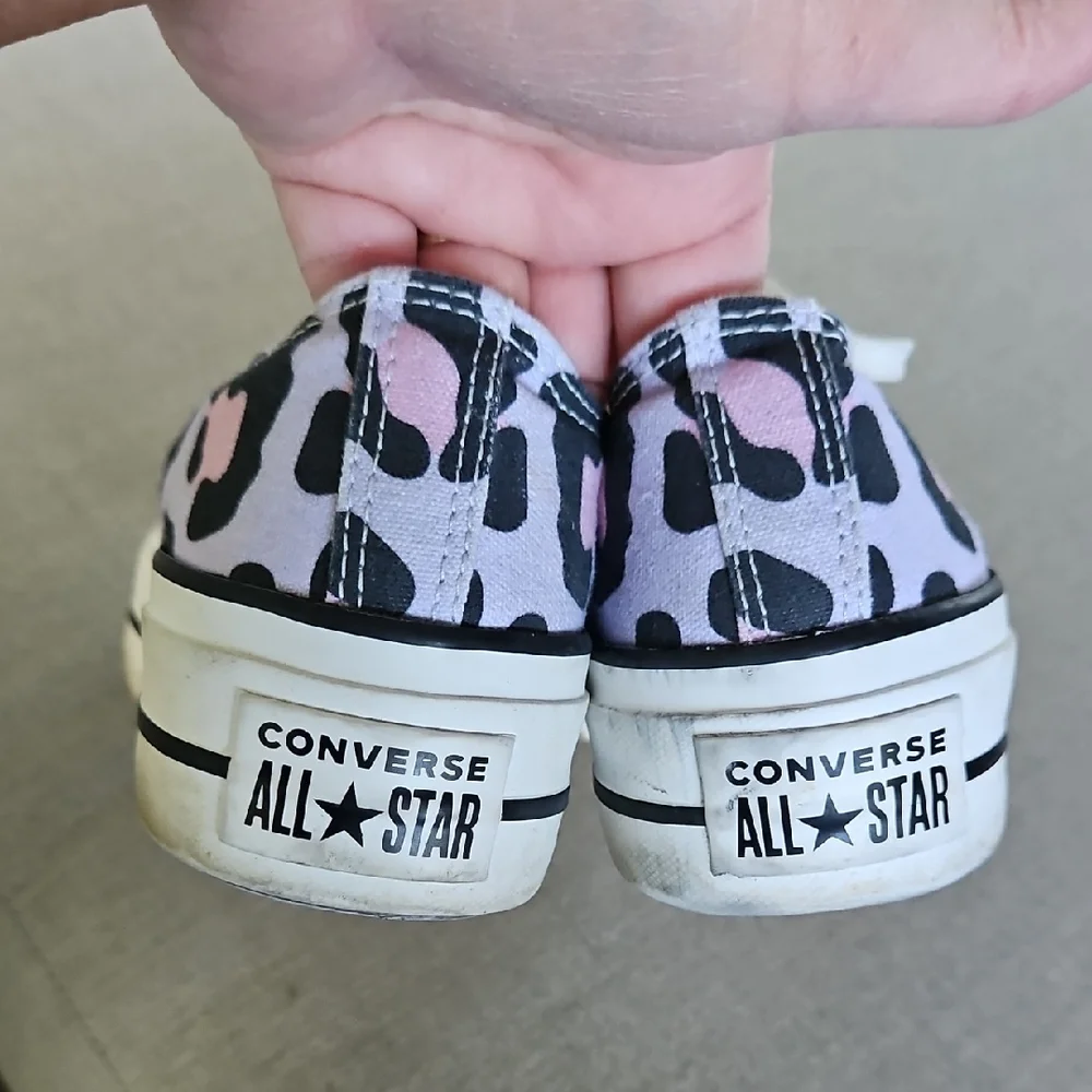 Converse Women's Stylish Leopard Animal Print Sneakers 6 - Picture 5 of 12